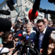 Obsojenka se podaja v tekmo za predsednico
