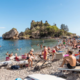 Sosedje uvajajo red na plažah: brez QR-kode vstop ni mogoč