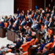 Turški parlament sprejel zakon o reintegraciji kurdskih borcev