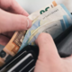 Objavljene minimalne plače v Evropi: kdo je na vrhu po dejanski kupni moči?