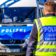 Na avtobusu z nožem napadla hčer, pred leti zadušila sina