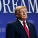 Trump pred najtežjim političnim preizkusom, številke so rekordno nizke