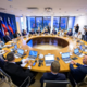 Kdo v Janševi vladi je nagrajen z zaposlitvijo na zaupanje