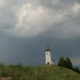 Zvečer možne plohe in nevihte, jutri deževje