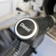 Do dizla po 1 euro na liter: 29-letnik si je 136-krat natočil tako poceni gorivo