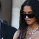 Kim Kardashian deset let po ropu v Parizu dodelili 1 evro odškodnine