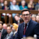 Britanski premier kljub izraelskim povračilnim ukrepom zagovarja sankcije