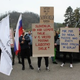 FOTO: Protestirali proti azilnemu centru