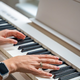 Igranje klavirja vas lahko stane do 300 evrov | Dominvrt.si
