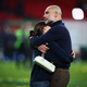 Kdo je lepotica, ki jo je po zmagi objemal Pep Guardiola? Navdušila sta vse