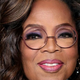 Legendarna Oprah Winfrey v ombre plašču in supergah, posutih z bleščicami, resda videti kot božična jelka, a na zelo prefinjen način