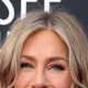 55-letna Jennifer Aniston obudila še en trend 2000-ih: Žal nam je, da smo te kavbojke pred 20 leti vrgli stran!