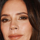 Victoria Beckham razkrila svojo največjo lepotno skrivnost: Do popolnega make-upa le z enim izdelkom