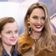 Redek prizor z najmlajšo hčerko: Vivienne Angelino Jolie podpirala med nastopom v oddaji Today Show
