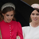 Kraljeve sestrične princesi Beatrice in Eugenie ter Zara Tindall na vrtni zabavi čudovite v rožnati in beli