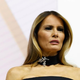 Izšel je uradni portret Melanie Trump, ki prikazuje prvo damo ZDA v povsem novi luči – videti je močno in dominantno