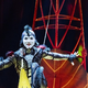 Cirque du Soleil razkriva izjemno oblikovanje kostumov v spektaklu OVO – poklon pisanemu svetu žuželk