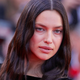 Irina Shayk najraje nosi te 3 modele Nike superg: kombinira jih k vsemu