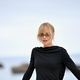 Spredaj klasika, zadaj pravo presenečenje: Nicole Kidman jemlje dih v Chanelovi obleki
