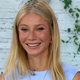 Pri 53 letih osupnila v kopalkah, vsi pa še vedno kritizirajo to njeno potezo: Gwyneth Paltrow pobegnila na Sardinijo