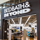 Bed Bath & Beyond: kaj se skriva za novim vzponom (in vnovičnim upadom) delnice
