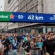 Navijači ob Heineken 0.0 maratonski progi spodbujali smrkete, očke, Slavice in vse druge legende