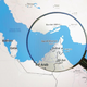Hormuz: projektil zadel ladjo in ohromil promet, nafta gor