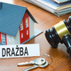Državne dražbe: stanovanja, hiše, gostilne, gasilsko vozilo