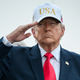 Trump Iranu napovedal gospodarski Dan D. A tvega visoko ceno iz Pekinga