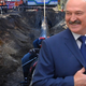 Belorusija zaprla migrantsko taborišče in za tri dni dotok plina EU, Ukrajini pa ustavila dobavo elektrike