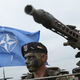 Prikrita resnica vojne v Ukrajini (2): Zakaj NATO ni obrambna, pač pa je napadalna zveza