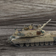 Ameriški »Abramsi« v Ukrajini: Ne marajo blata, »svetijo« se v temi, pa še lahka tarča so za drone