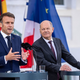 Macron: Izjava generala Sirskega o francoskih inštruktorjih v vojski Ukrajine »neusklajena«