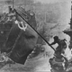 Puškov sporočil Merzu: Naj v pisarni izobesi fotografijo zastave Rdeče armade nad Reichstagom