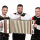 (VIDEO) Ansambel Vrabci z novim valčkom o pravem prijateljstvu