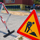 Na Ravnah asfaltirajo pred gimnazijo, obvoz urejen preko Janeč