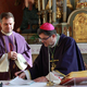 Tako je škof Maksimilijan v Podčetrtku umestil novega župnika (foto)