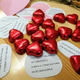 Ljubezen v številkah: Kako Slovenci resnično praznujemo Valentinovo