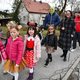 FOTO: Tradicionalno pustno rajanje s povorko v Straži