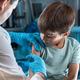 Iniciativa slovenskih zdravnikov: Takoj ustavite cepljenje otrok in mladostnikov s cepivi proti covid-19