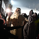 FOTO in VIDEO: Dedek Mraz v Mariboru ponovno razveselil otroke