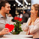 DNEVNA: Danes je dan zaljubljencev, a ozadje valentinovega ni nikakor romantično