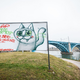 FOTO: Mariborčane te dni opazujejo mačke. Kdo se skriva za barvitimi grafiti?