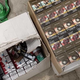 FOTO: Pri Reki razkrili ilegalno tovarno cigaret, med osumljenimi tudi Mariborčan