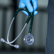 Zdravnica naj bi postavila napačno diagnozo raka, pacientki odstranili želodec in več drugih organov