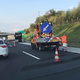 Nesreča na mariborski obvoznici! Trčila tovornjak in motorist, nastal je zastoj