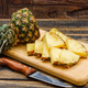 V treh trgovinah prodajali ananas s preveč pesticida