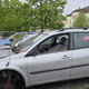 FOTO: Zapuščena vozila zasedajo parkirišča v Mariboru. Koliko jih odpelje pajek in koliko jih izgine že po opozorilu?