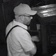 Ga prepoznate? V mariborskem lokalu izza šanka ukradel denarnico