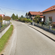 Pločnik bi spremenili v povozno cesto? Mariborska občina predlog zavrnila